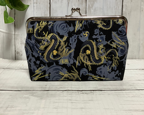 ご依頼品 和柄 龍 ラメ入り 角型がま口 通帳ケース 小物入れ 多目的