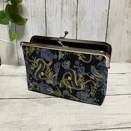 ご依頼品 和柄 龍 ラメ入り 角型がま口 通帳ケース 小物入れ 多目的