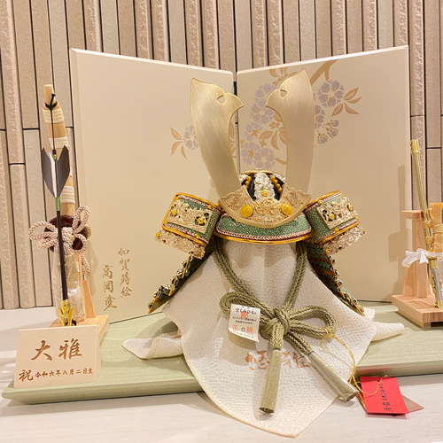 松刀（しょうとう）6号兜 加賀蒔絵（かがまきえ）屏風平台飾り檜弓太刀