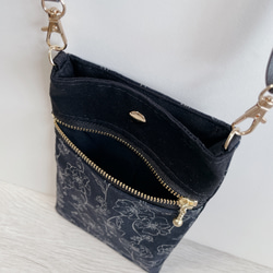 スマホショルダー フラワーアート×ブラック ベージュ/サコッシュポシェット スマホポーチ サブバッグ/合皮◎ギフト母の日 8枚目の画像