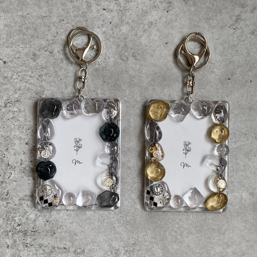 B8トレカキーホルダー】硬質ケース『time』no.1 black/clock