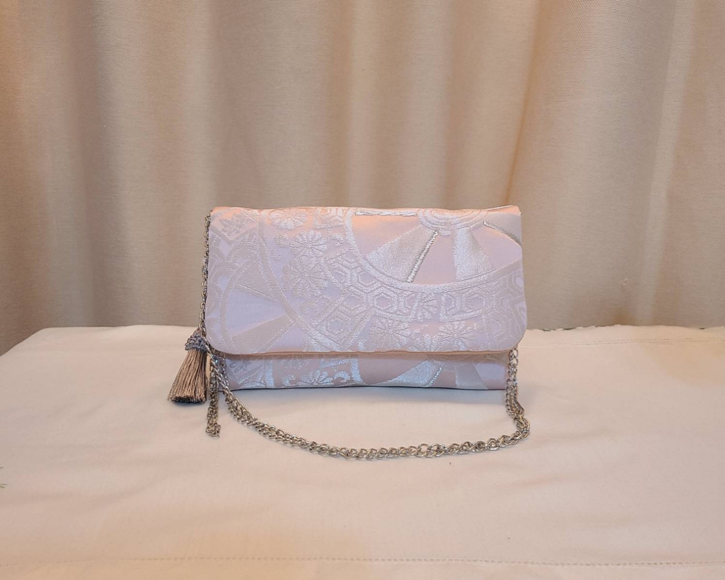 【Creema母の日限定】 桜ピンク模様シルク着物帯の4ways ミニクラッチバッグ