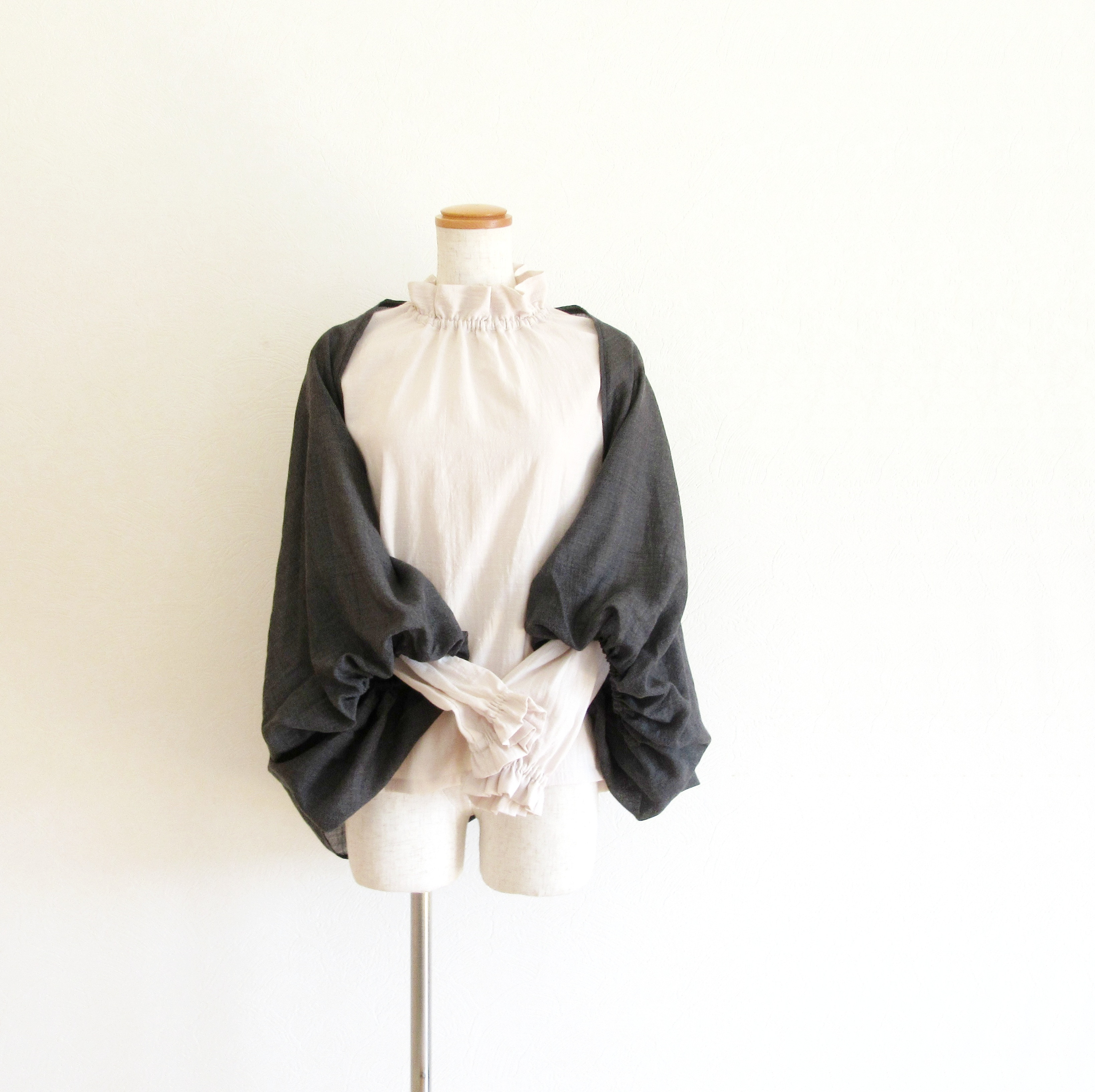 ウールガーゼブラック* バルーンスリーブポンチョ
