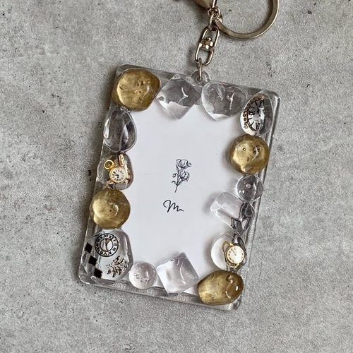 1点限定【B8トレカキーホルダー】硬質ケース『time』no.2 gold/clock
