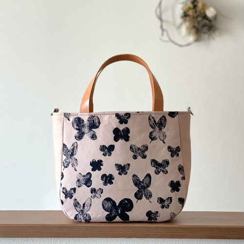 ⚮̈ミナペルホネン tambourine navy かくれんぼトート トート