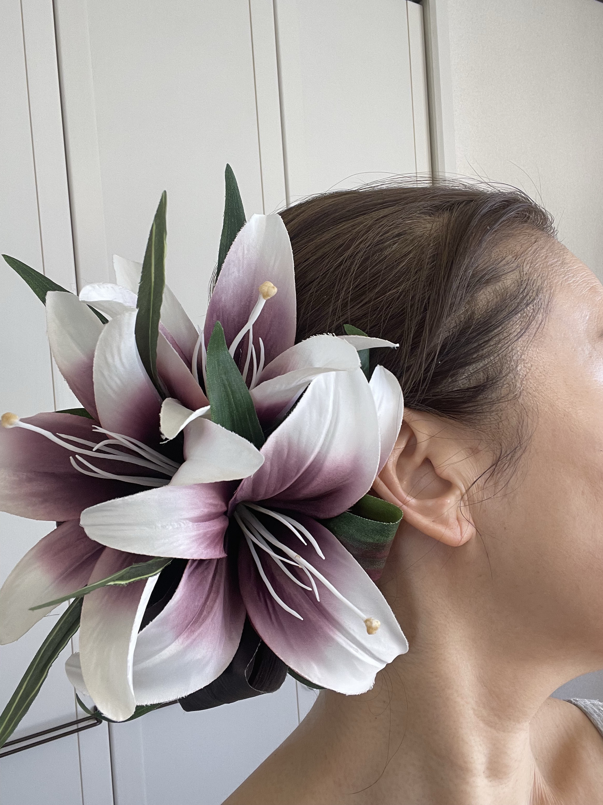 エレガントリリーパープル髪飾りクリップ。フラダンス、成人式、ブライダル、発表会、パーティー