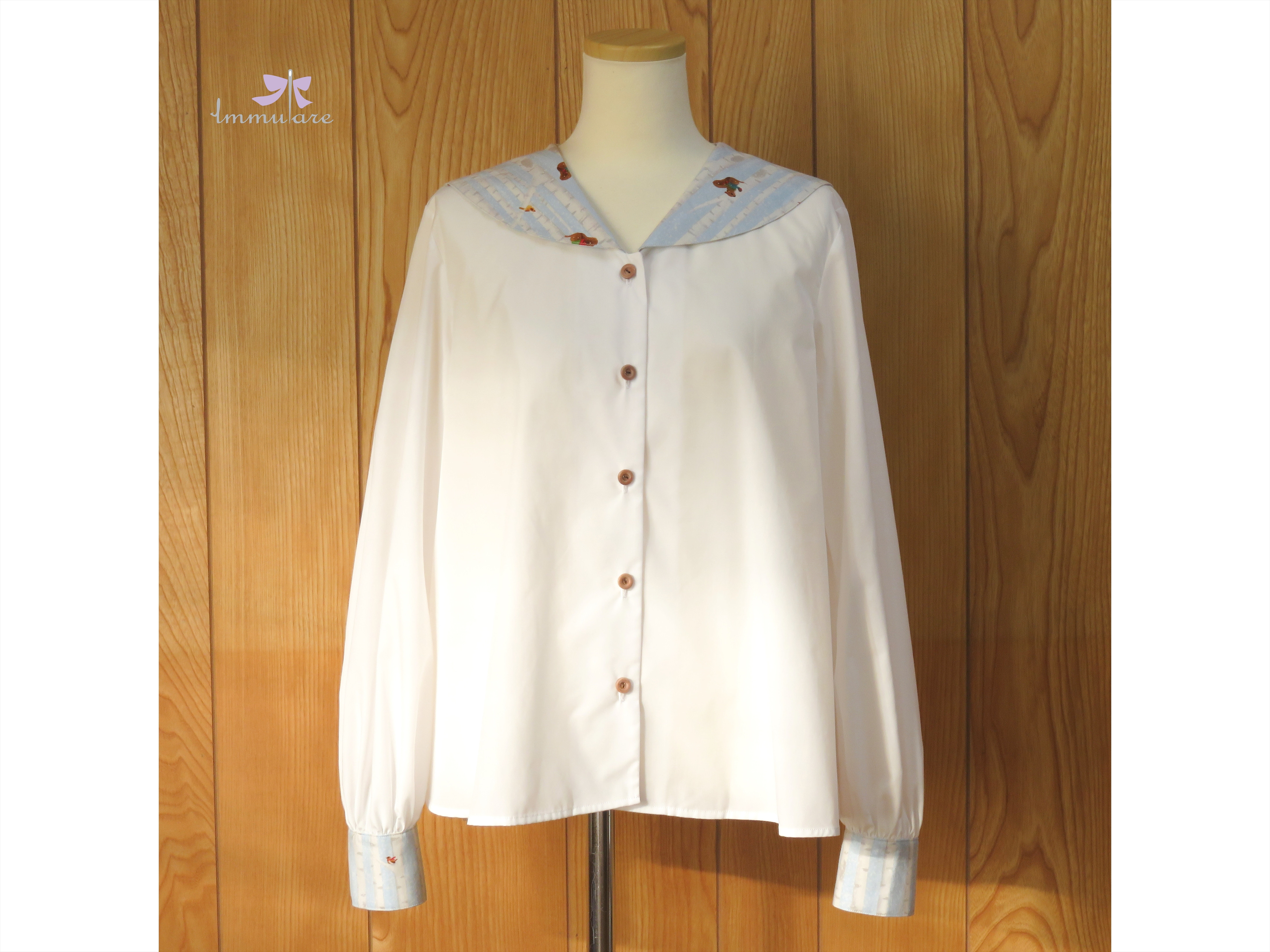 プリント衿バイカラーセーラーブラウス（白樺とリスプリント ホワイト）