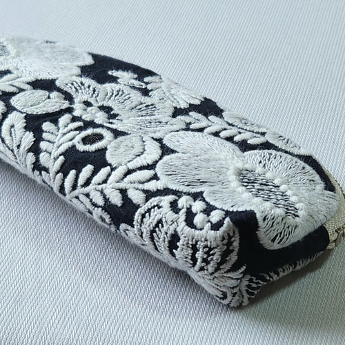 ペンケースサイズのポーチ スマイルフラワー ミナペルホネンの