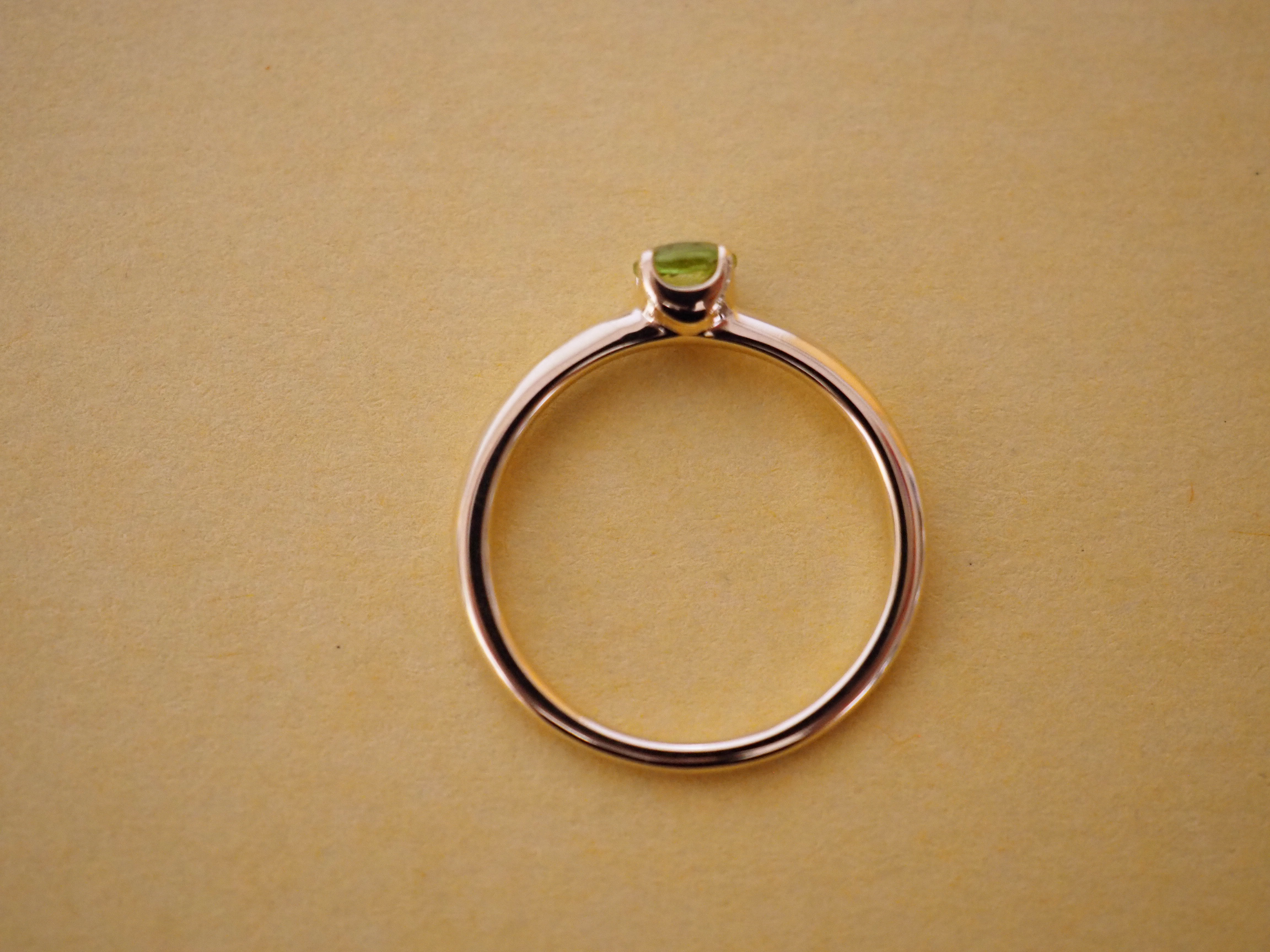 [ペリドットリング]　 細いリング　  K10イエローゴールド｜詳細画像