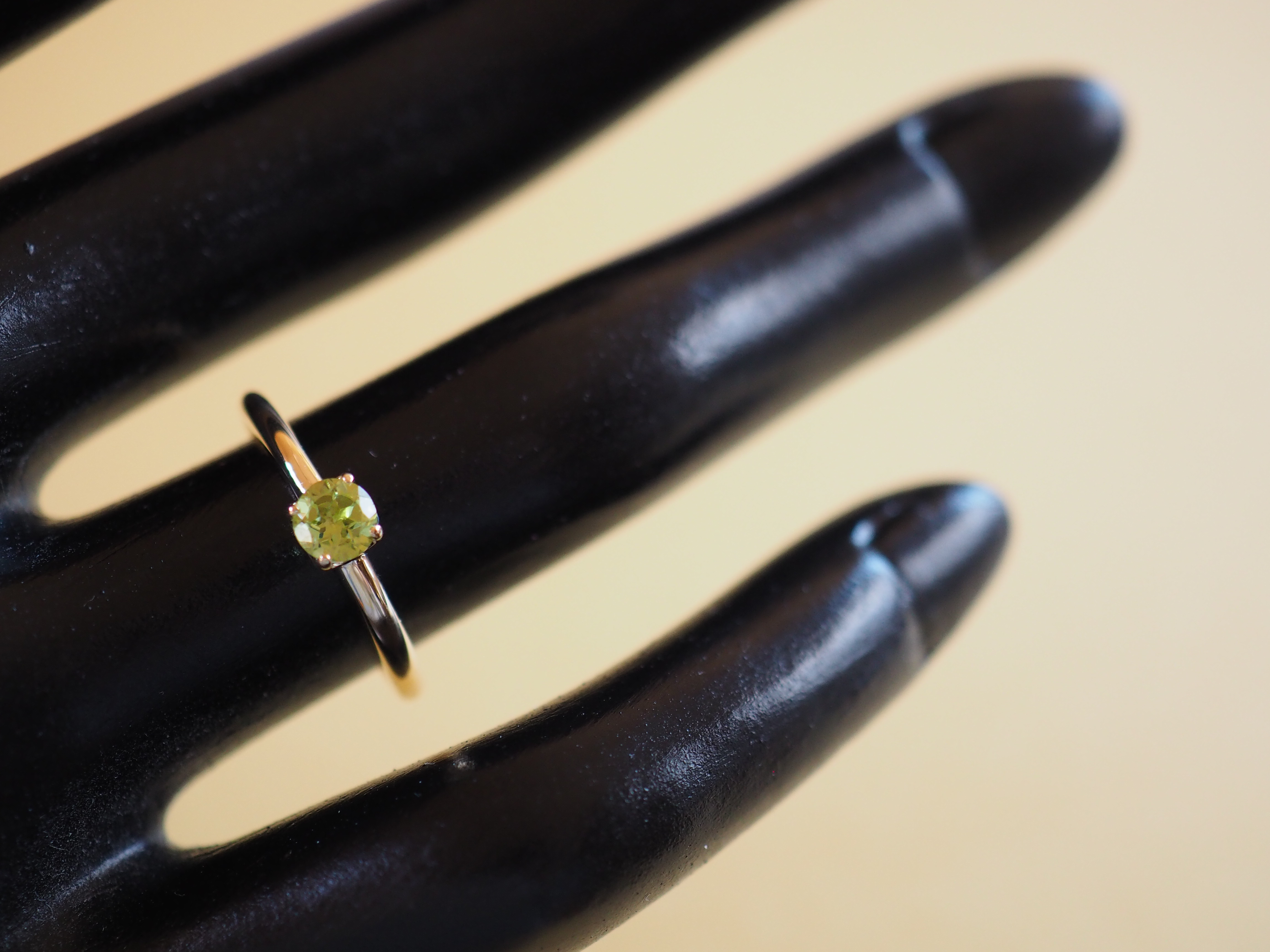 [ペリドットリング]　 細いリング　  K10イエローゴールド｜詳細画像