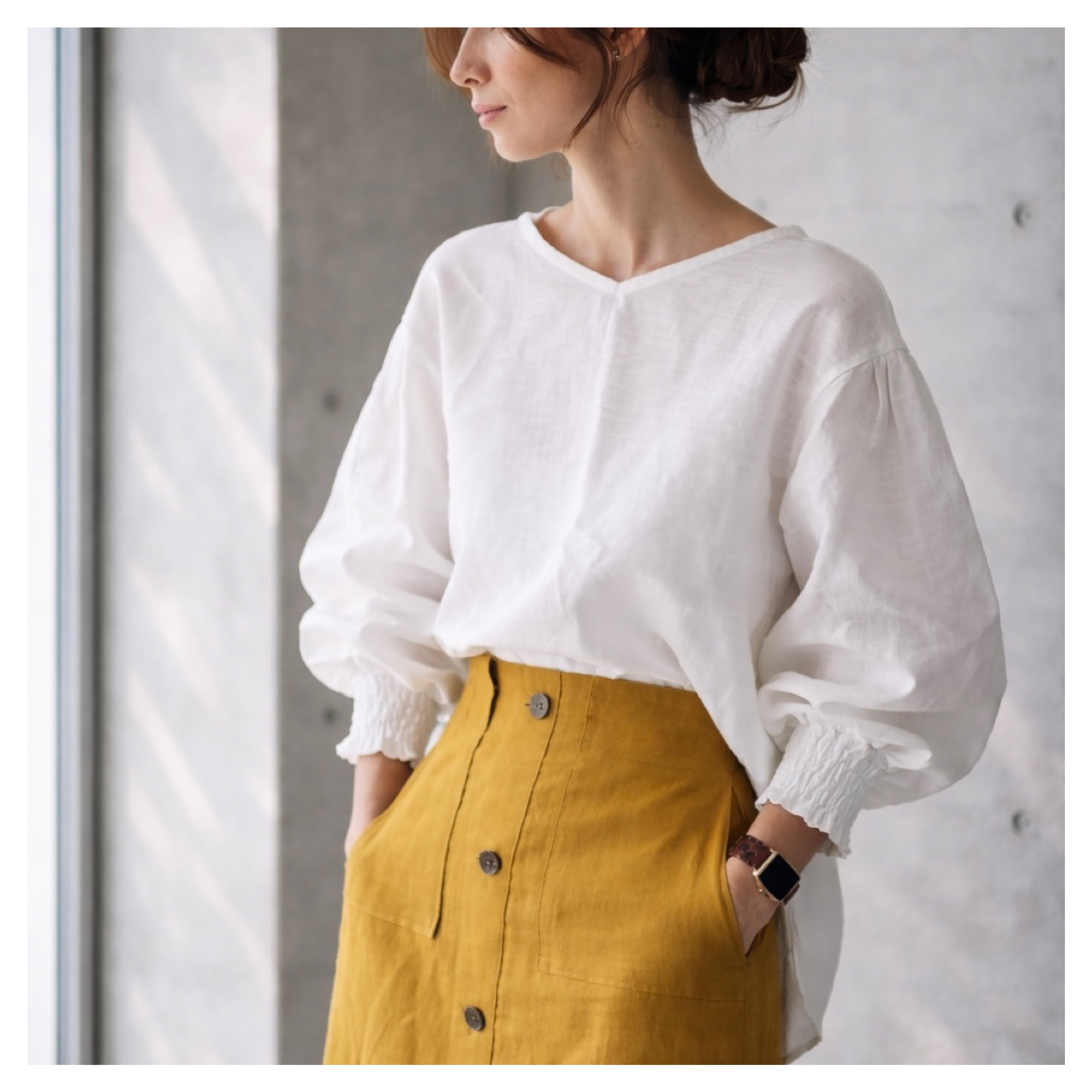 リネン100% ボリュームシャーリング袖リネンブラウス／バックリボン／ホワイト