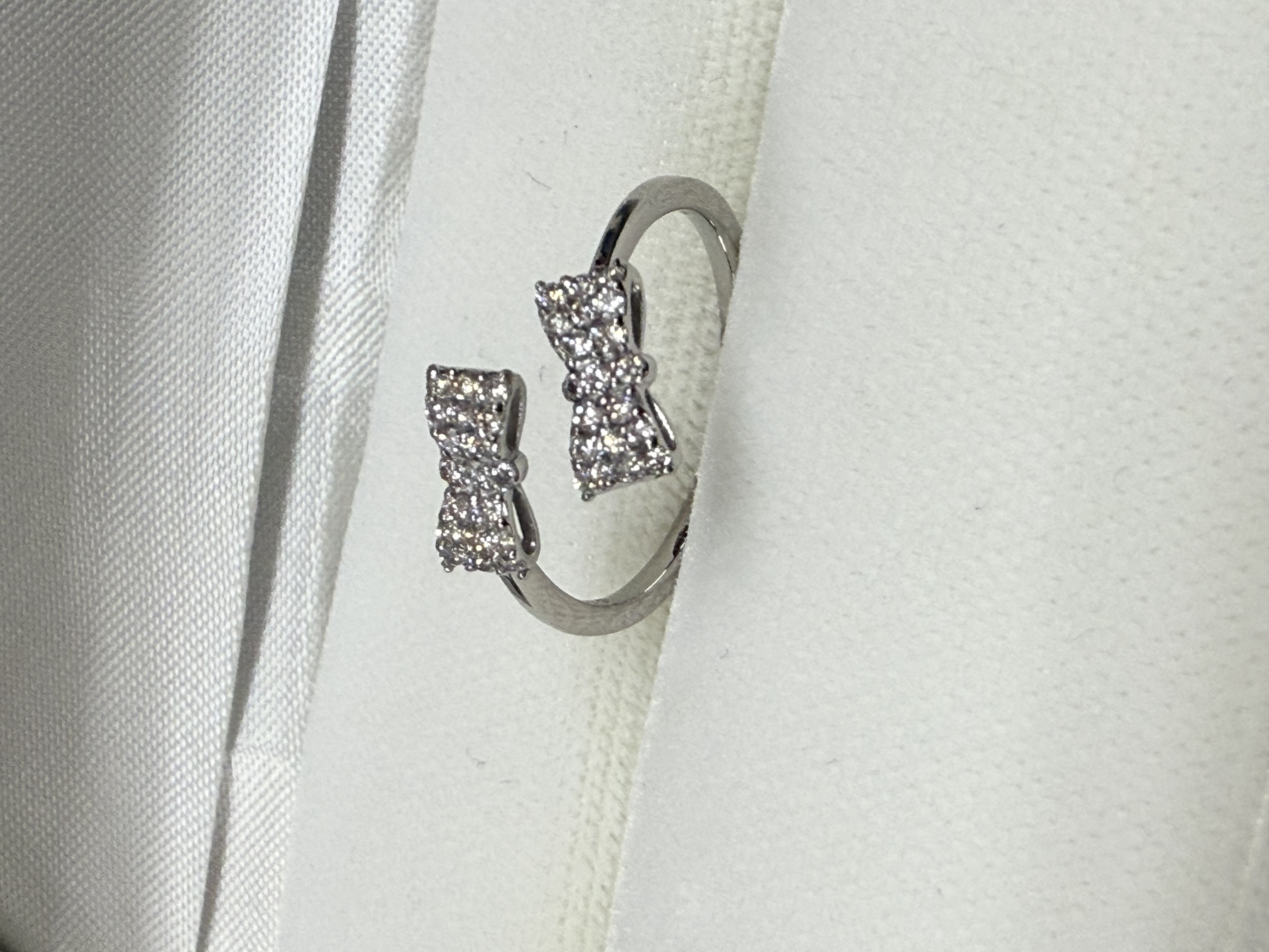 プラチナリボンリング