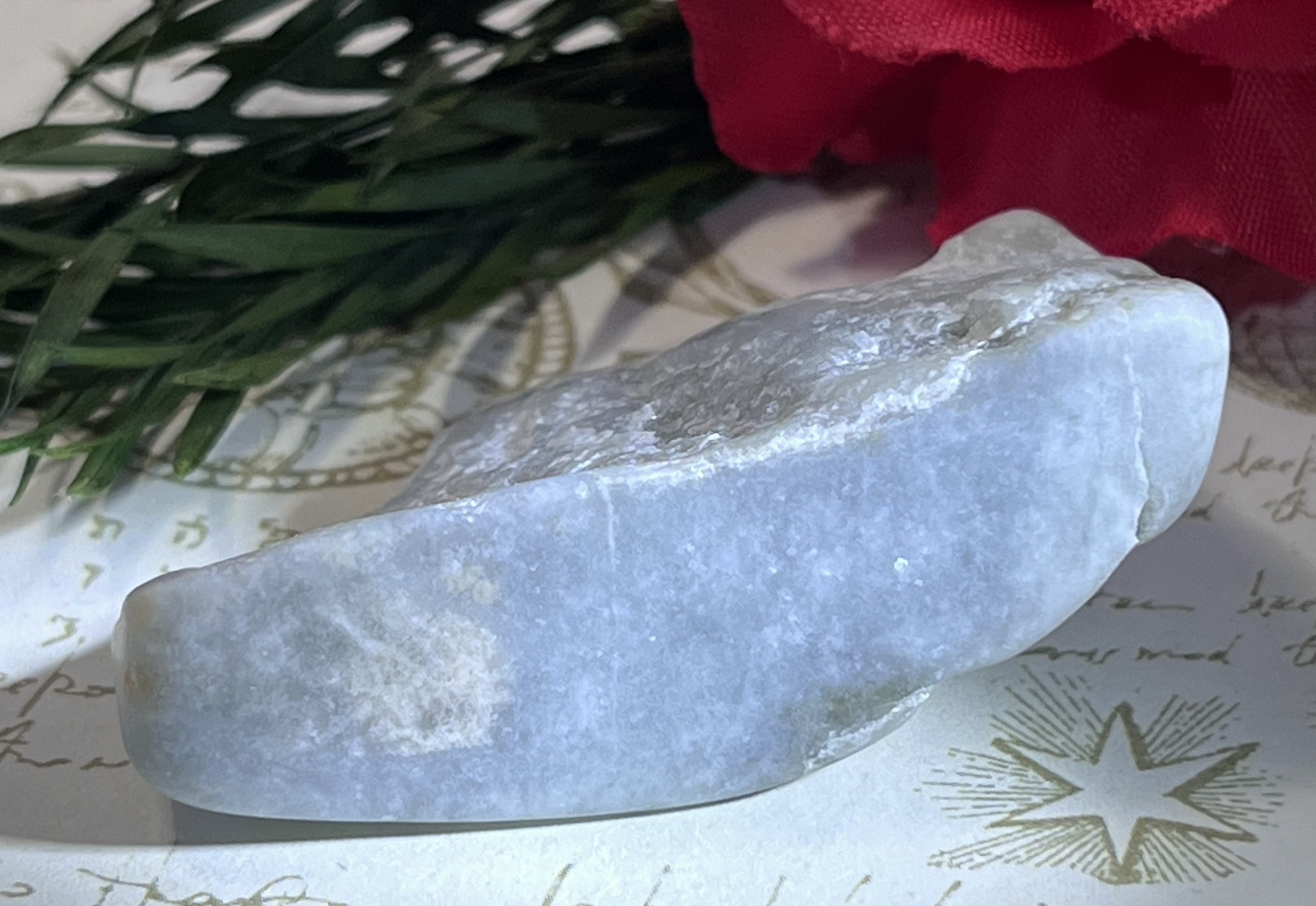 国産翡翠　糸魚川産　原石　ジェダイド　ラフストーン