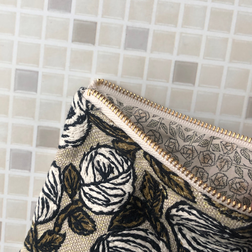mina perhonen rosy バラの模様の刺繍ポーチ ポーチ mukava 通販