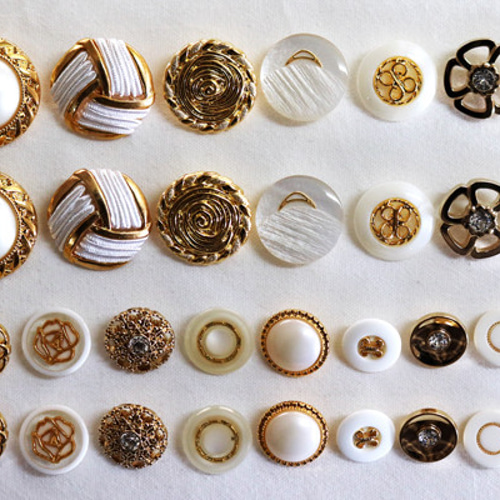 メーカー廃番品 ヴィンテージ アンティークボタン ホワイト