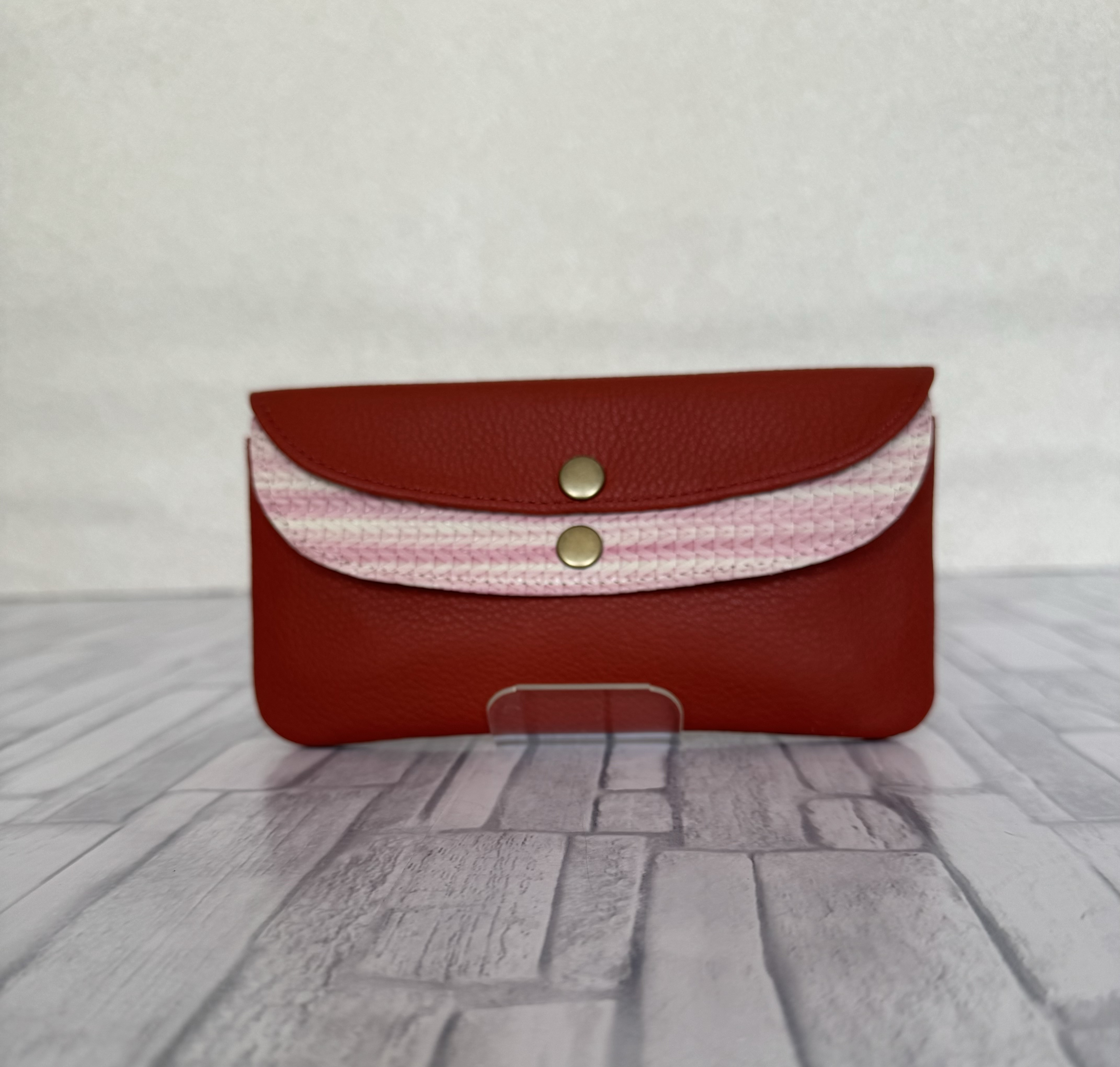 使いやすいポケット２室の長財布