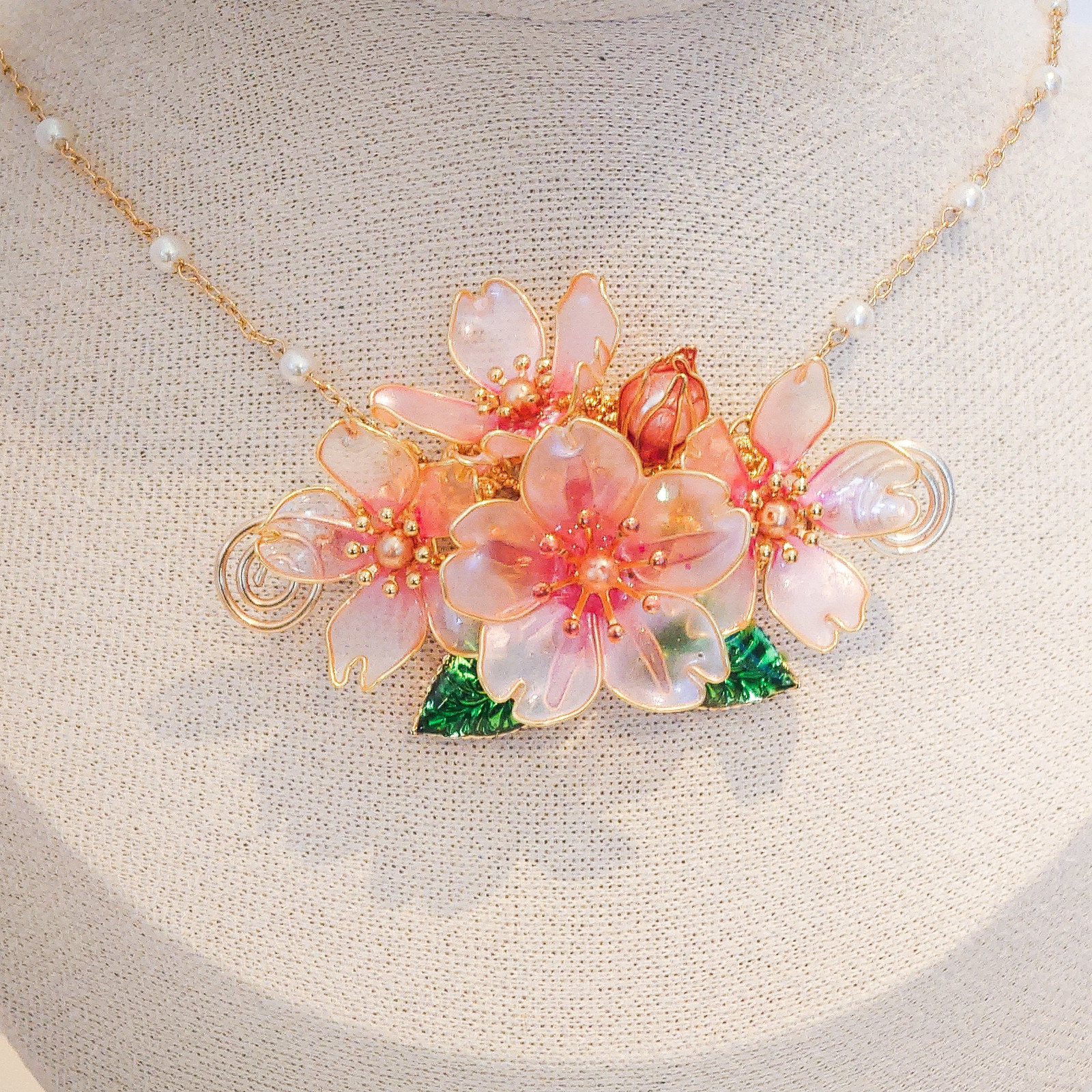 桜満開 ディップアートとパールチェーンの花咲くペンダント【受注制作】