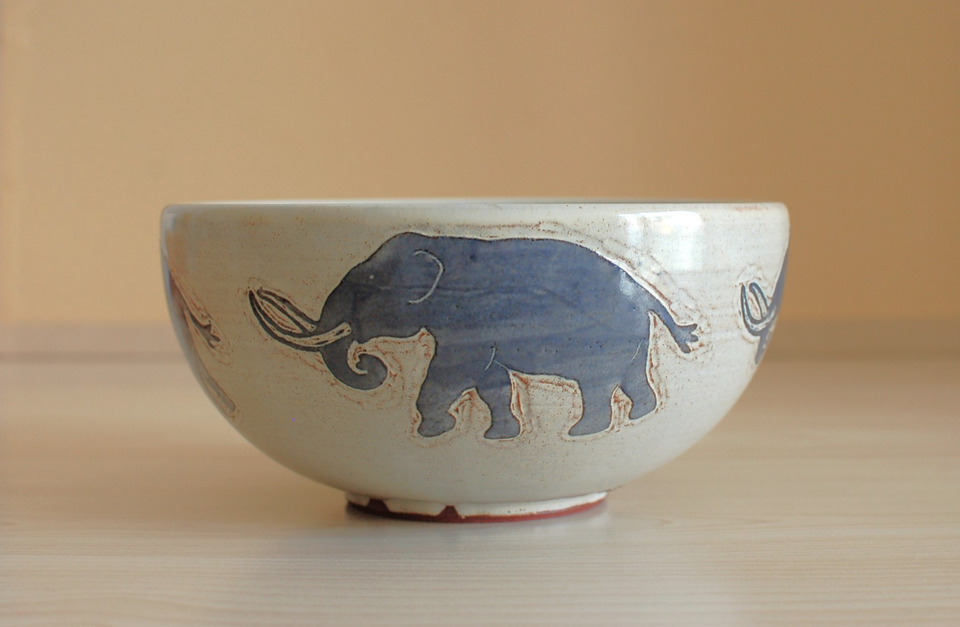 ぞうのボール(大)  掻き落し　Elephant bowl(L)