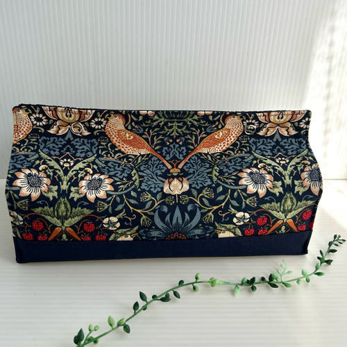 ☆ウィリアムモリスのいちご泥棒オックス生地ボックスティッシュケース　ハンドメイド ☆ウィリアムモリスのいちご泥棒オックス生地ボックスティッシュケース