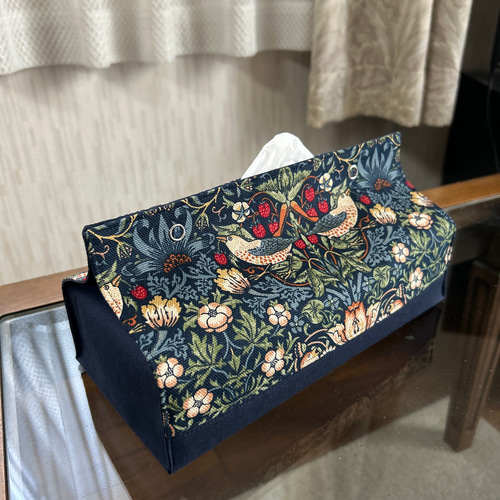 ラスト1点 ボックスティッシュケース ウィリアムモリス いちご