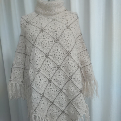 グラニースクエアポンチョ グラニー柄のポンチョ｜編む漢