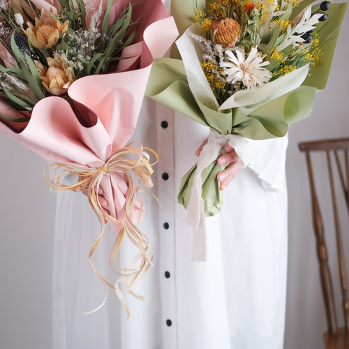 小さなパンパスグラスと小花達のふわふわスワッグフライングスワッグにも