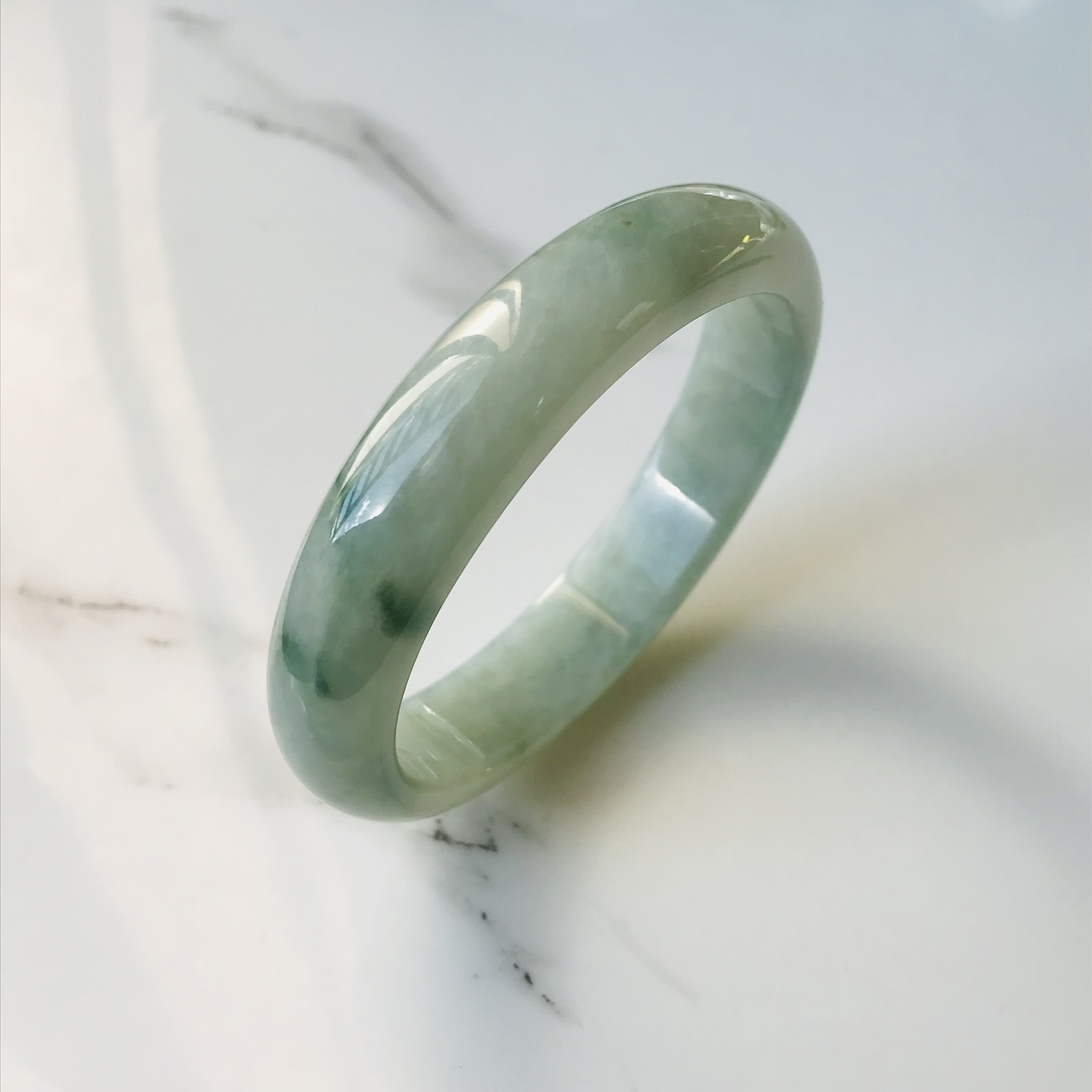 【B510-0158】ジェイド　翡翠　ヒスイ　一点もの　希少　バングル　ミャンマー産　54.3×48.4mm