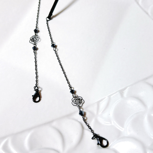 黒薔薇のマスクチェーン＆メガネチェーン♦︎˚✧₊⁎⁎⁺˳✧༚ マスク