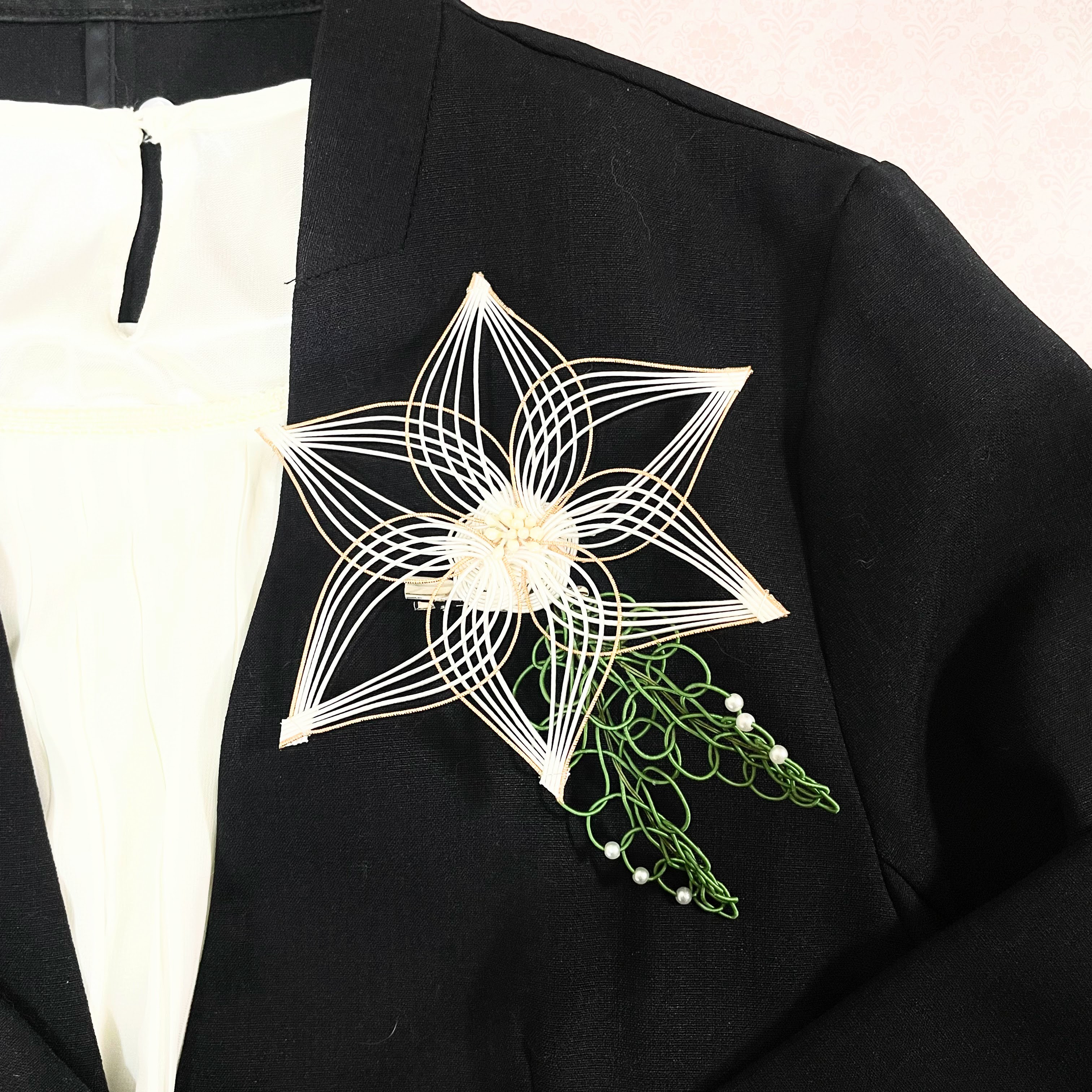 【送料無料】【オーダー承ります】「カサブランカ」モチーフコサージュ*ご縁を結ぶ水引*