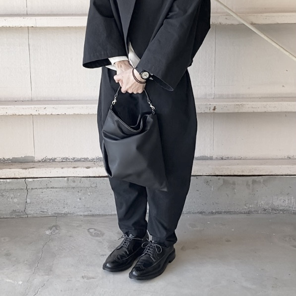 フォーマルにも？！持ち手の選べるアシンメトリーボンサック 　ブラック