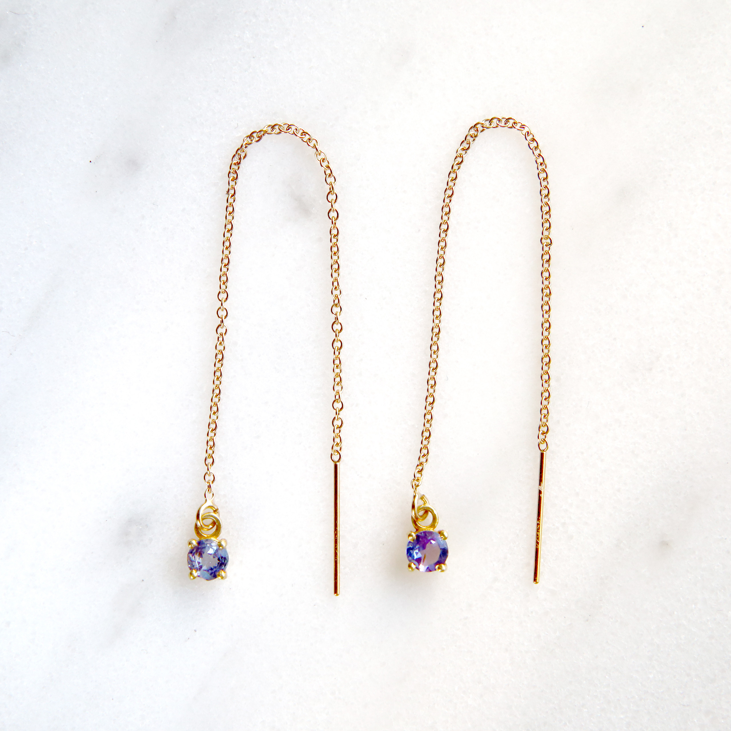 黄昏時を身に纏う タンザナイト アメリカンピアス K14GF 12月誕生石