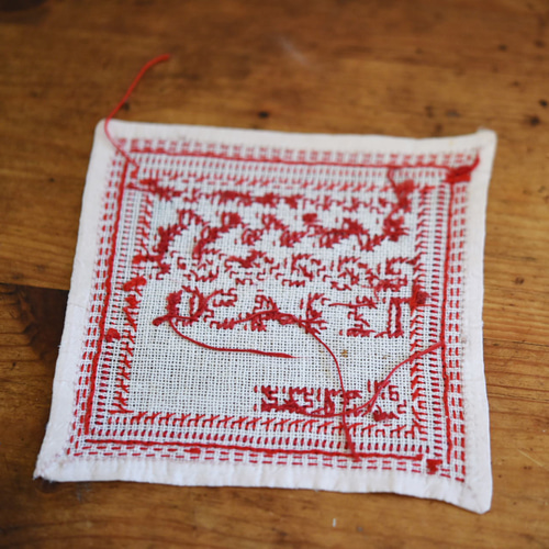 フランス　アンティーク　サンプラー フランスアンティークアルファベット刺繍サンプラーフレーム入り 1933 アンティーク雑貨