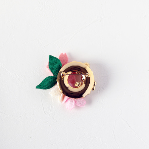 立体刺繍の桜と煌めきブローチ ブローチ 春桜-Haruka- 通販