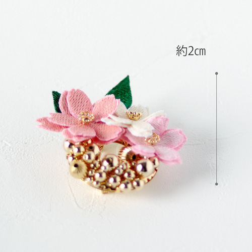 立体刺繍の桜と煌めきブローチ ブローチ 春桜-Haruka- 通販 18965593