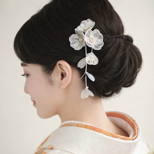 ホワイトメタル装飾ヘアバンド ホワイトメタルフラワーコーム ヘアアクセサリー かんざし かんざし