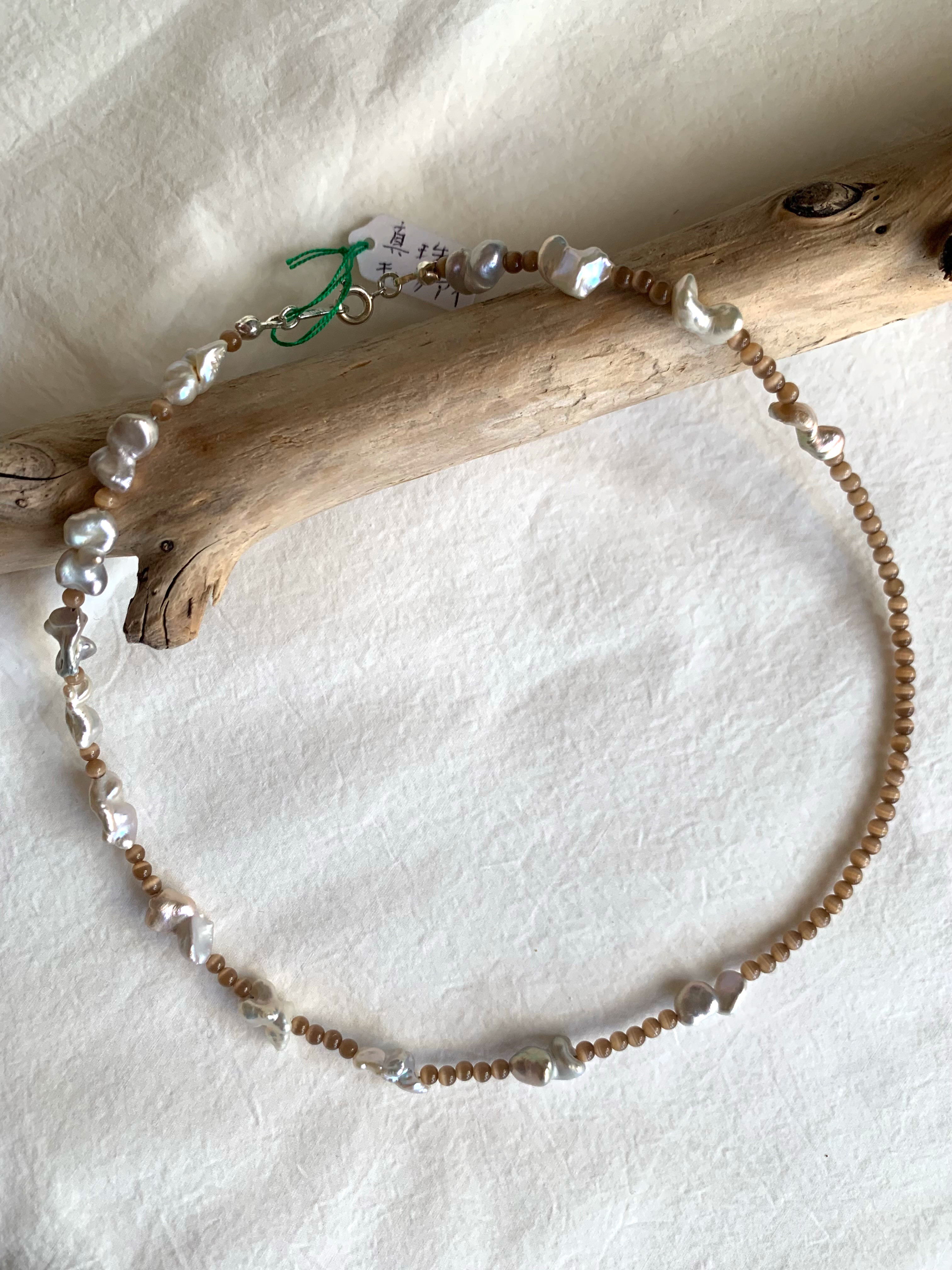 バロックパールとビーズのネックレス