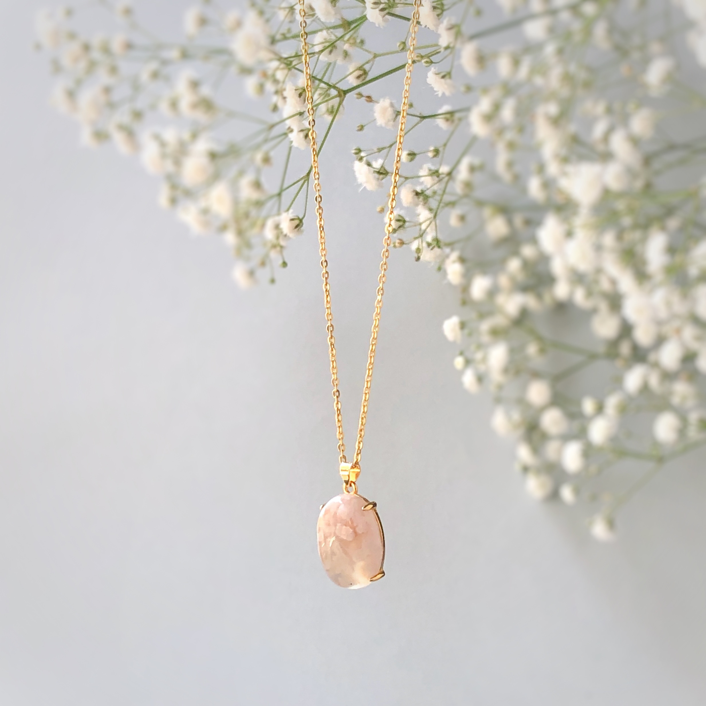 花が舞う 大粒「チェリーブロッサムアゲート」のネックレス