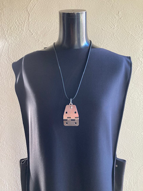 【一級建築士がつくるアクセサリー】蝶番ネックレス