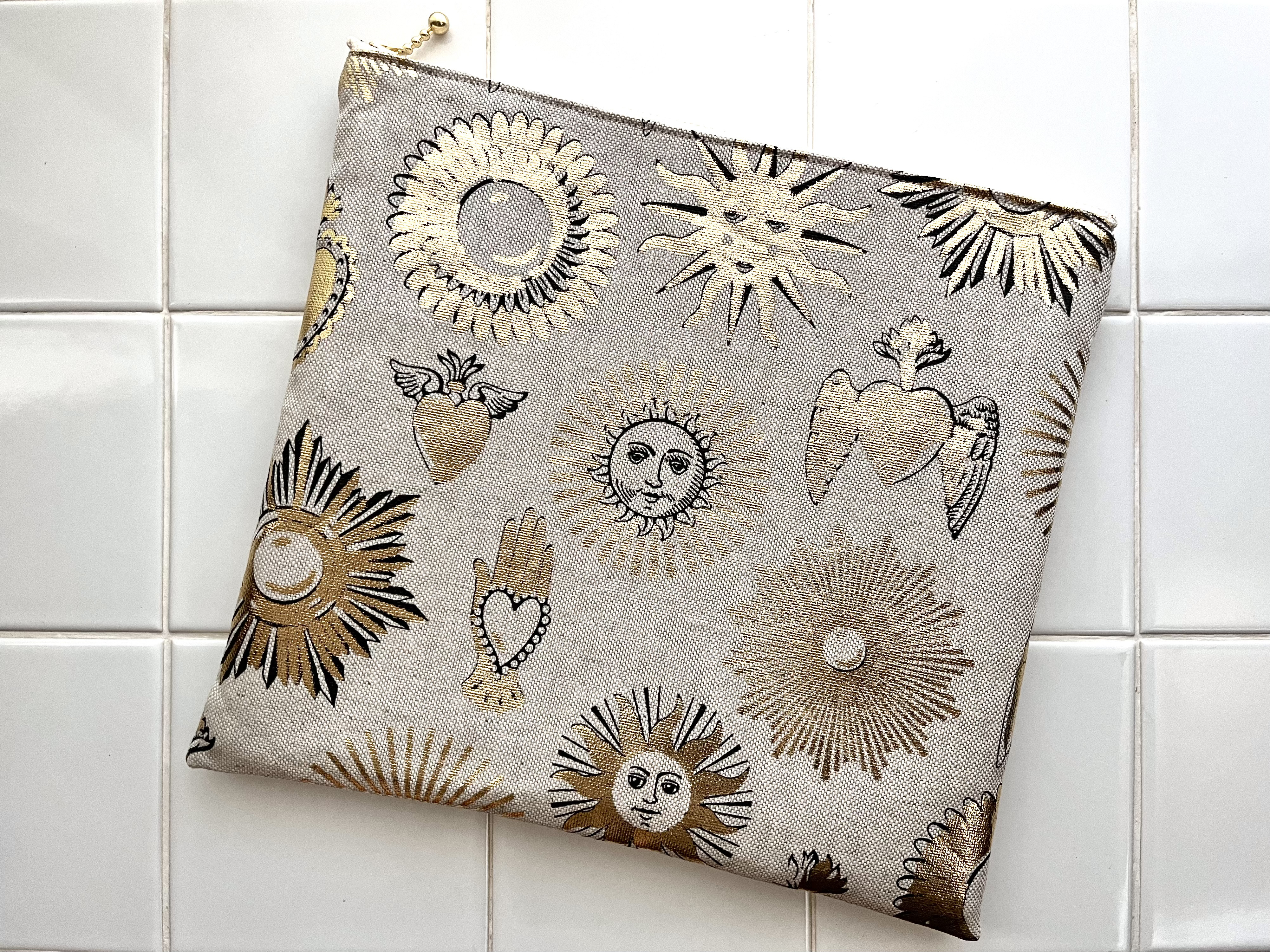 ほほえみおひさまポーチ( ビッグサイズ ) mftaフランス輸入生地 旅行ポーチ　コスメポーチ　通帳ケース　太陽柄