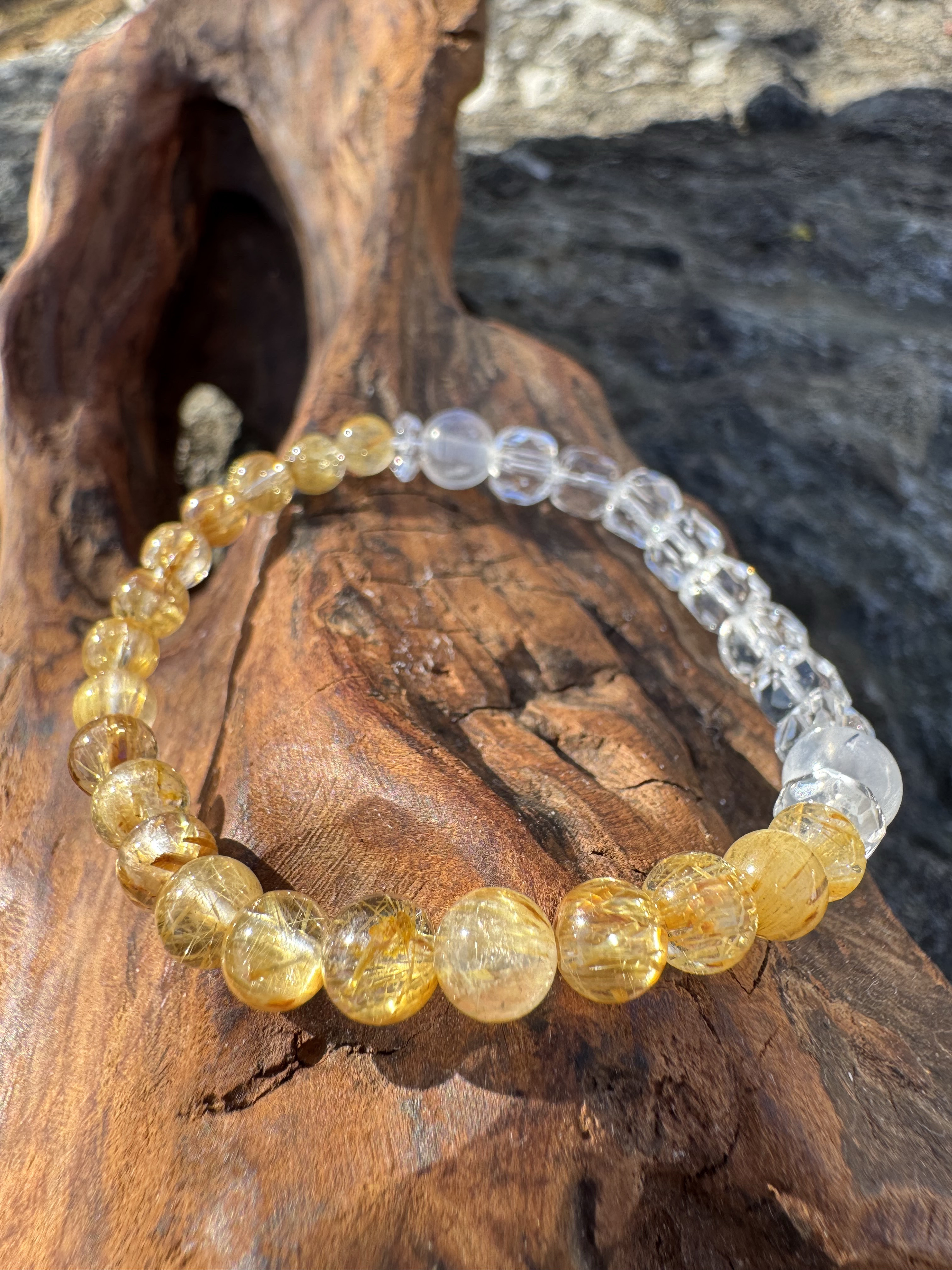 天然石ブレス～眩しいほどに美しく輝く【ルチルクォーツ、ブルームーンストーン、水晶】