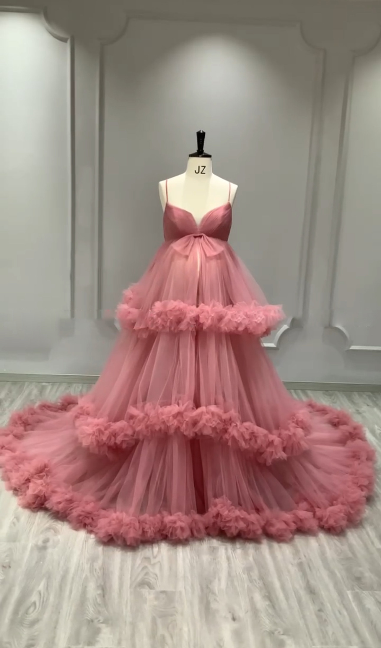 マタニティードレス　ローズ色　お色直し可能　サイズオーダー可能　編みあげ　優雅　ギャザー　高品質　送料無料カラードレス