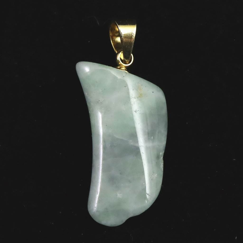 糸魚川翡翠  ヒスイ 白 緑色　21mm フリーフォーム ペンダント  1.9g #28562