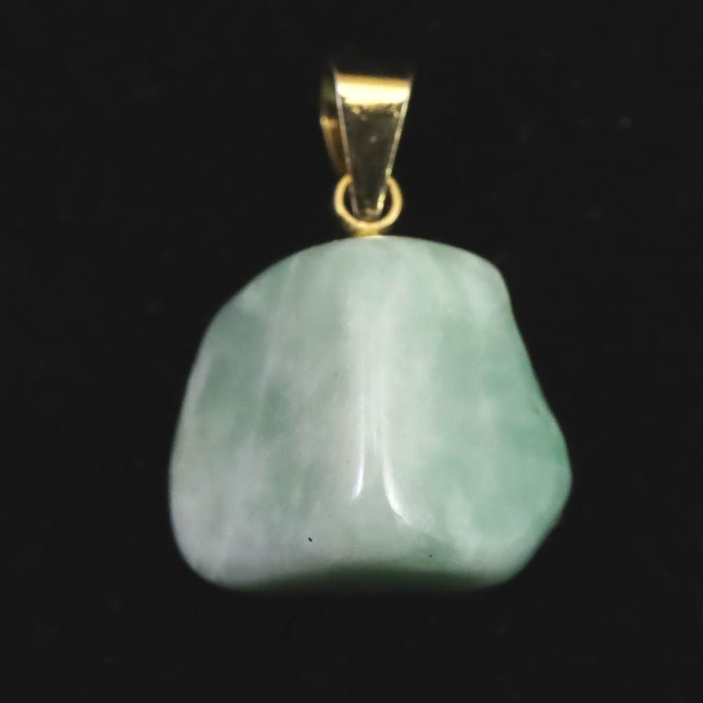 糸魚川翡翠  ヒスイ 白 緑色　13mm フリーフォーム ペンダント  2.1g #93297