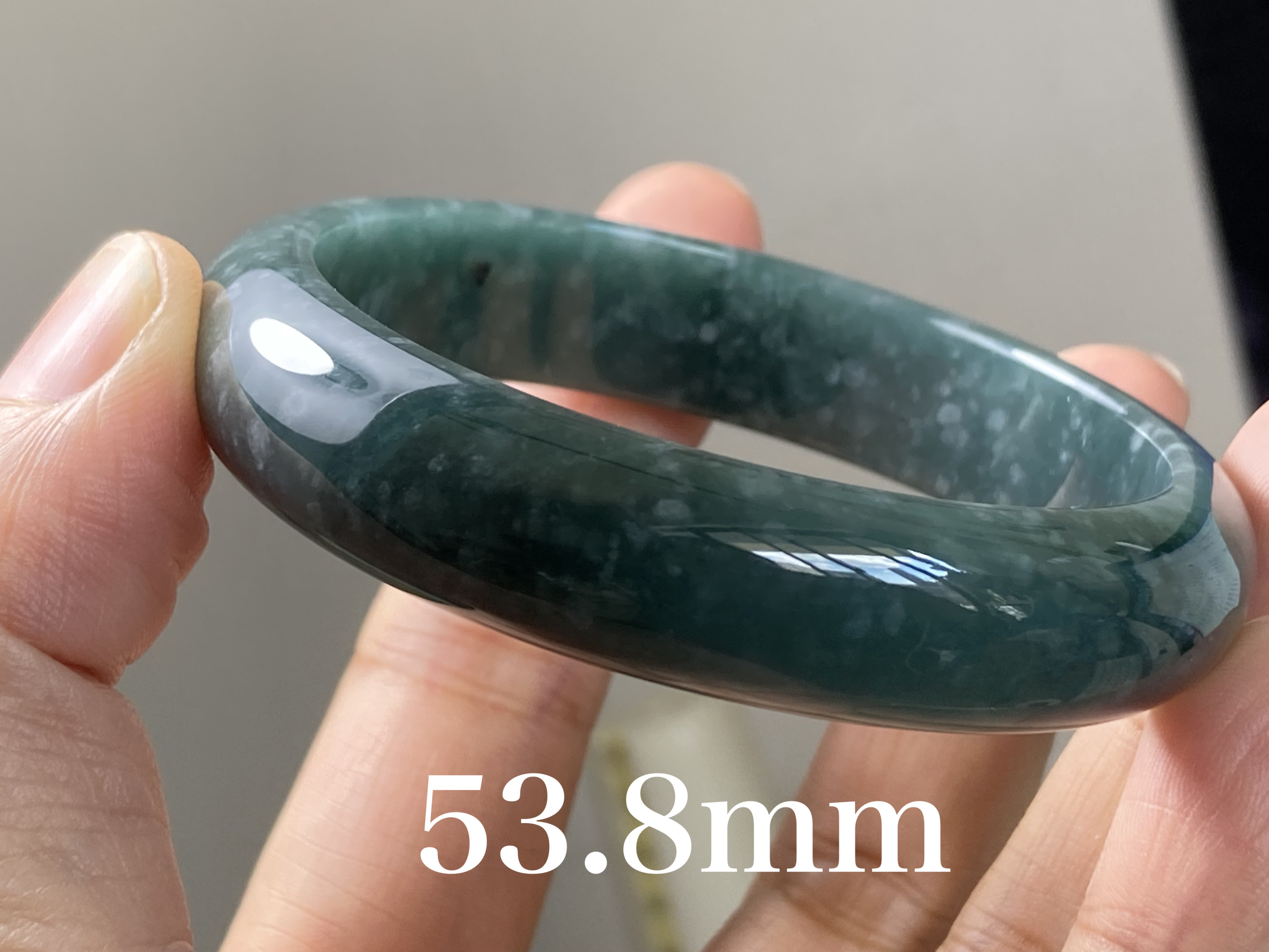 BG9-05 美品 糯氷種 深灰藍飃雪花 53.8MM グアテマラ産 本翡翠 バングル