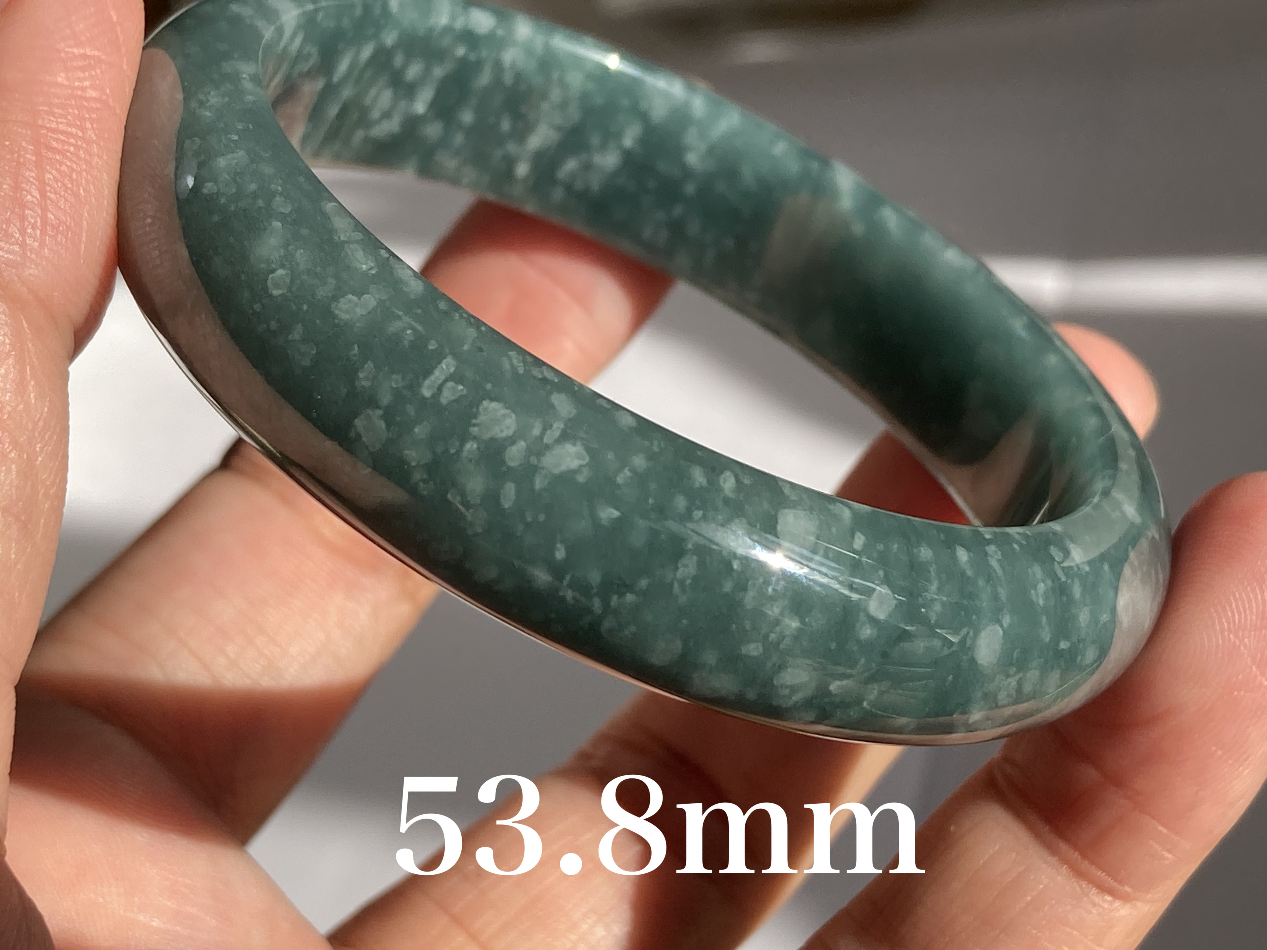 BG9-12 美品 糯氷種 深灰藍飃雪花 53.8MM グアテマラ産 本翡翠 バングル