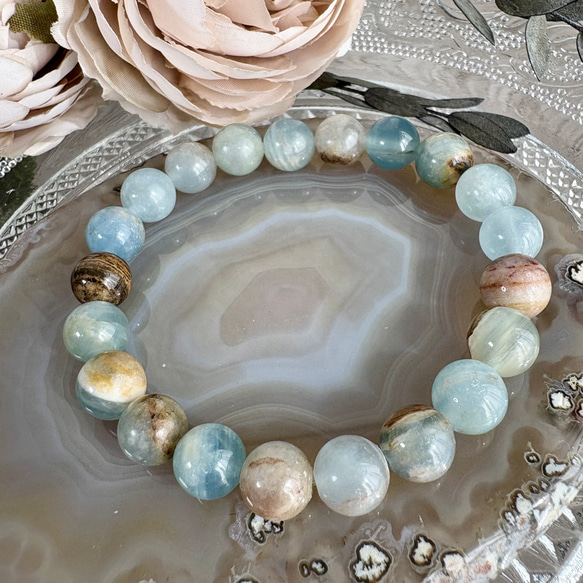 母岩付きブルーカルサイトブレスレット1117 ブレスレット 円と縁 by