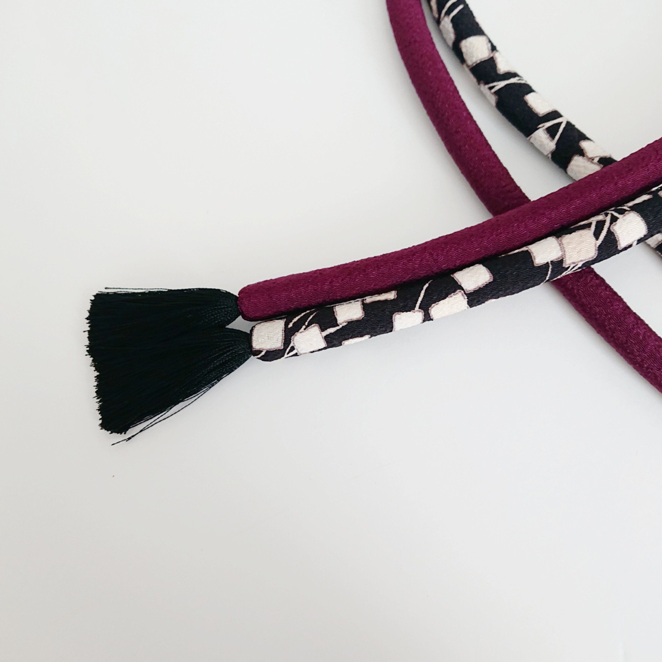 丸ぐけ　帯締め　ちりめん　スクエア × ブラック／エンジ