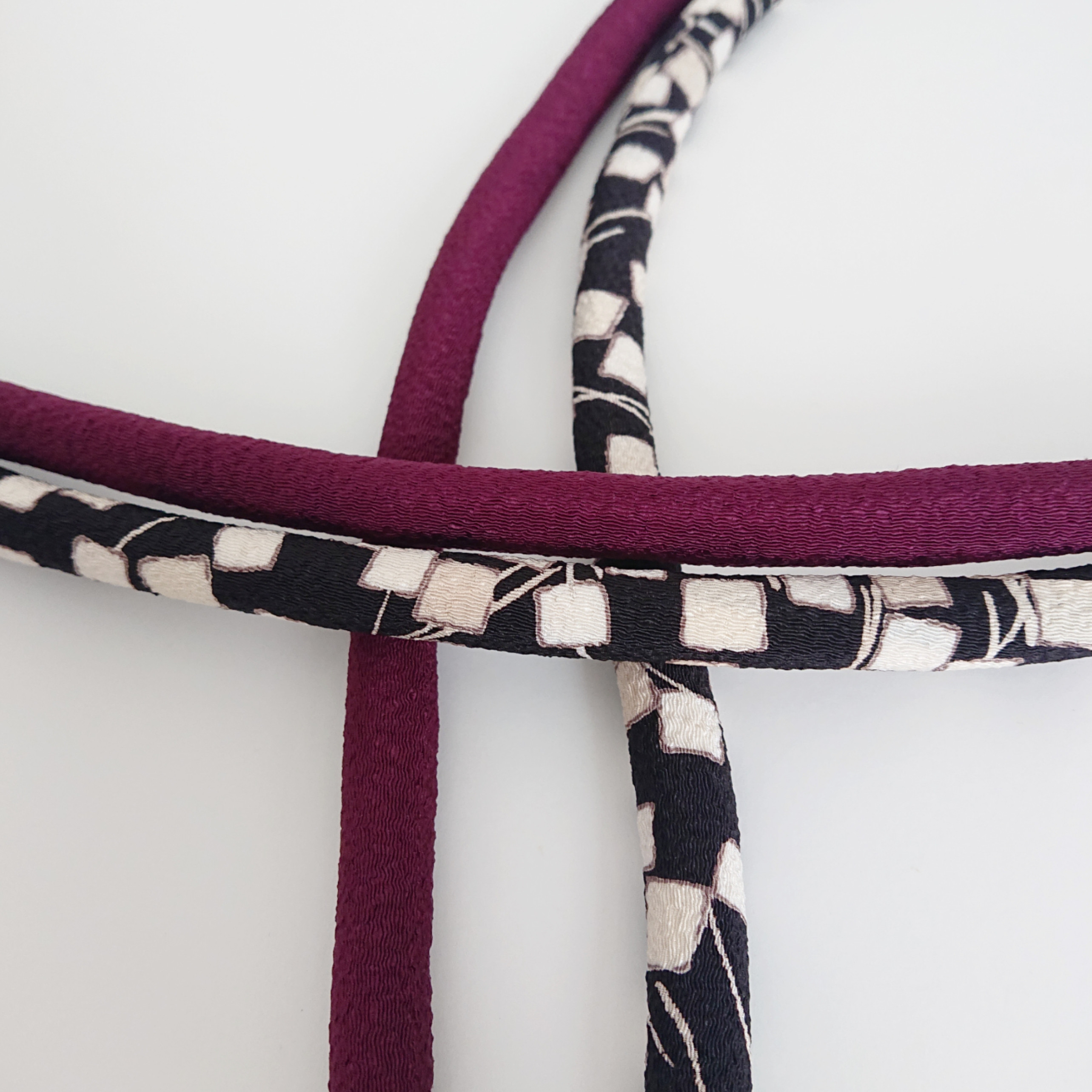 丸ぐけ　帯締め　ちりめん　スクエア × ブラック／エンジ