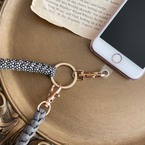 パラコードで作るスマホショルダーストラップ(新色モノトーン