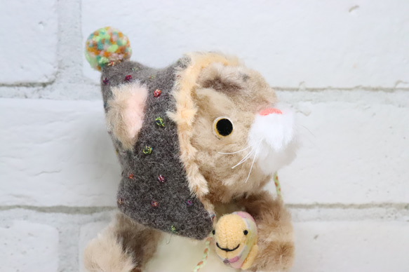 お魚抱えたにゃんこ 3枚目の画像